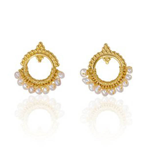 stud-earrings